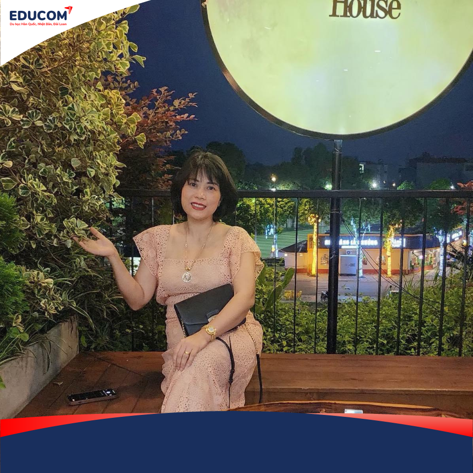 Cô Nguyễn Nhật Lệ