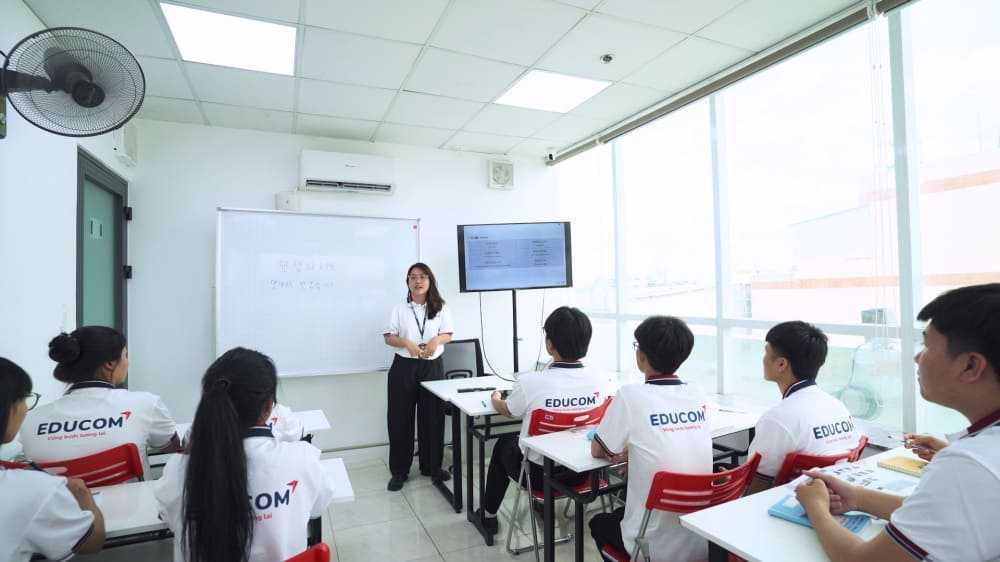 trung tâm đào tạo EduCom
